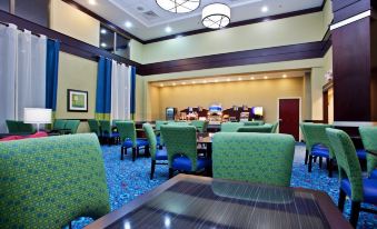 Holiday Inn Express & Suites New Philadelphia