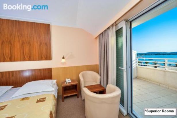 海景阳台高级双人间或双床间