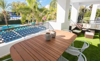 Vacation Marbella I Contemporary Central Apartment, Swimming-Pool