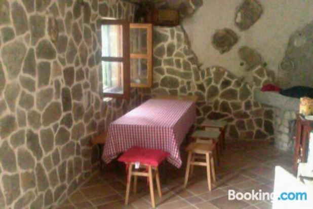 带露台的双卧室海景公寓