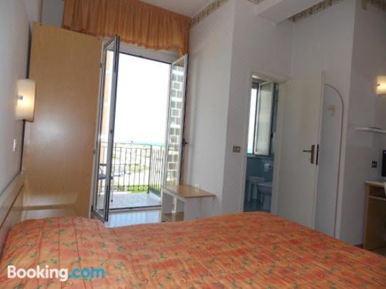 带海景的双人房