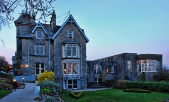 Cumbria Grand Hotel - Housity