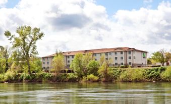 Holiday Inn Express Corvallis-on the River