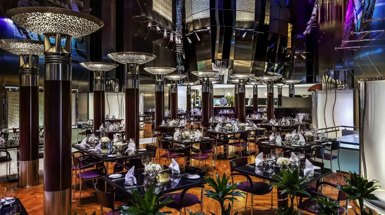 Fairmont Dubai Dining/Restaurant