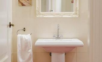 Apartamentos Rurales El Rapallo - Housity