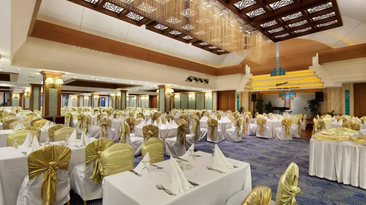 スパ ホテル コロッセア テルマル 食事・レストラン