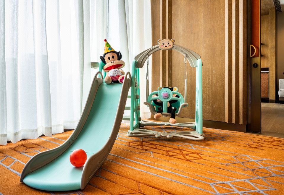 大嘴猴親子主題豪華雙床房