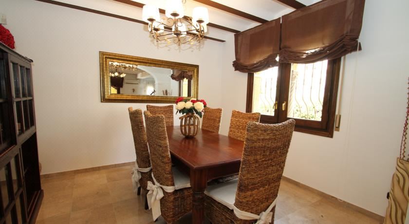 四卧室别墅带私人泳池