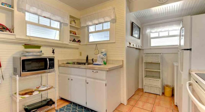 The Seashell Cottage Two-Bedroom Holiday Home