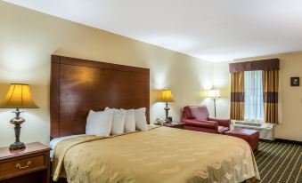 Quality Inn & Suites Near Lake Oconee