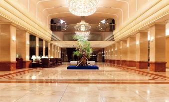 The lobby at Hotel Le Plaza Kuala Lumpur, Autograph Collection by H is a welcoming and elegant space for guests to relax and enjoy their stay at Keio Plaza Hotel Tokyo