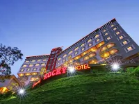 Grand Rocky Hotel Bukittinggi Hotel a 