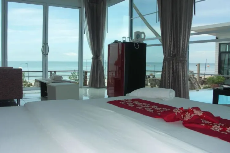 Studio With Beach Front