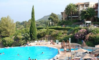 Apartment with 2 Bedrooms in Agay, with Wonderful Sea View, Pool Acces