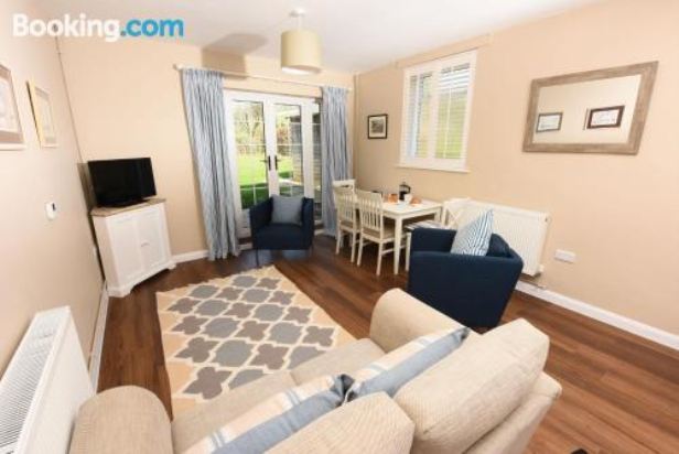 Woodstock Suites两卧室公寓