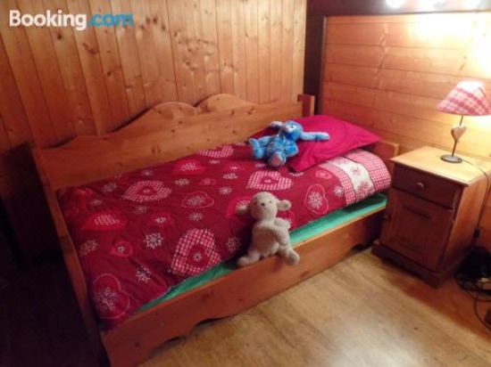 Chalet le Grand Paddock Four Bedrooms Chalet