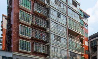 Longcheng Hotel - Housity