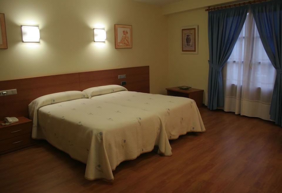 Hotel Zaravencia - Housity