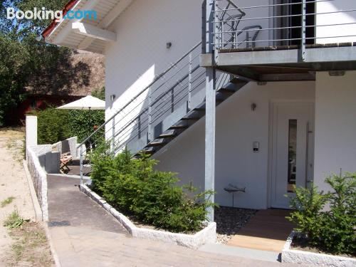 带阳台的两卧室公寓