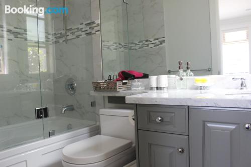 特大床间 - 带私人浴室