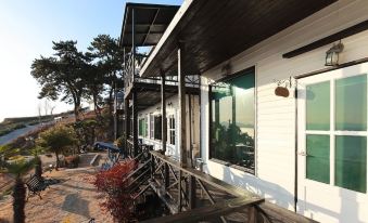 Namhae Lumiere Pension