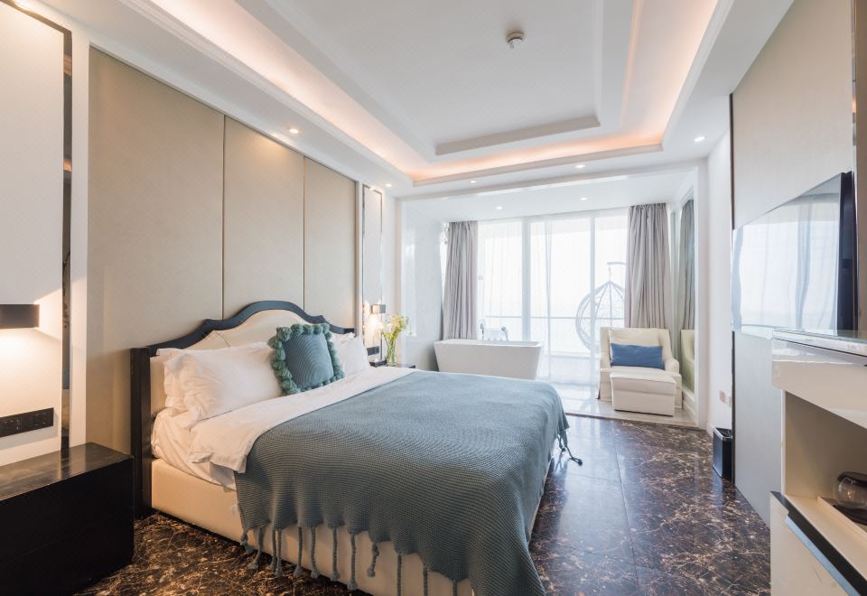 Miye Sea-view Holiday VillaUnparalleled Sea View Bath Balcony Room (180° Sea View + Marshall 3rd Gen Wireless Speaker + Xi Lai Men Deep Sleep Latex Pillow + Skin-Friendly Long Staple Cotton Linens + Smart Toilet + Tub)