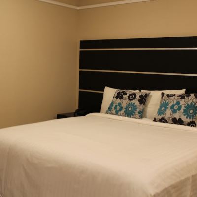 Basic Double Room with 1 King Bed