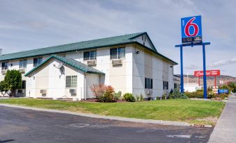 Motel 6 the Dalles, or