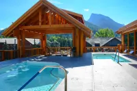 Moose Hotel and Suites