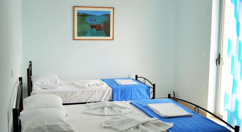 带阳台的三人房