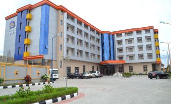 Warri Wetland Hotel - Housity