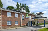 Holiday Inn Express LEEDS - EAST by IHG