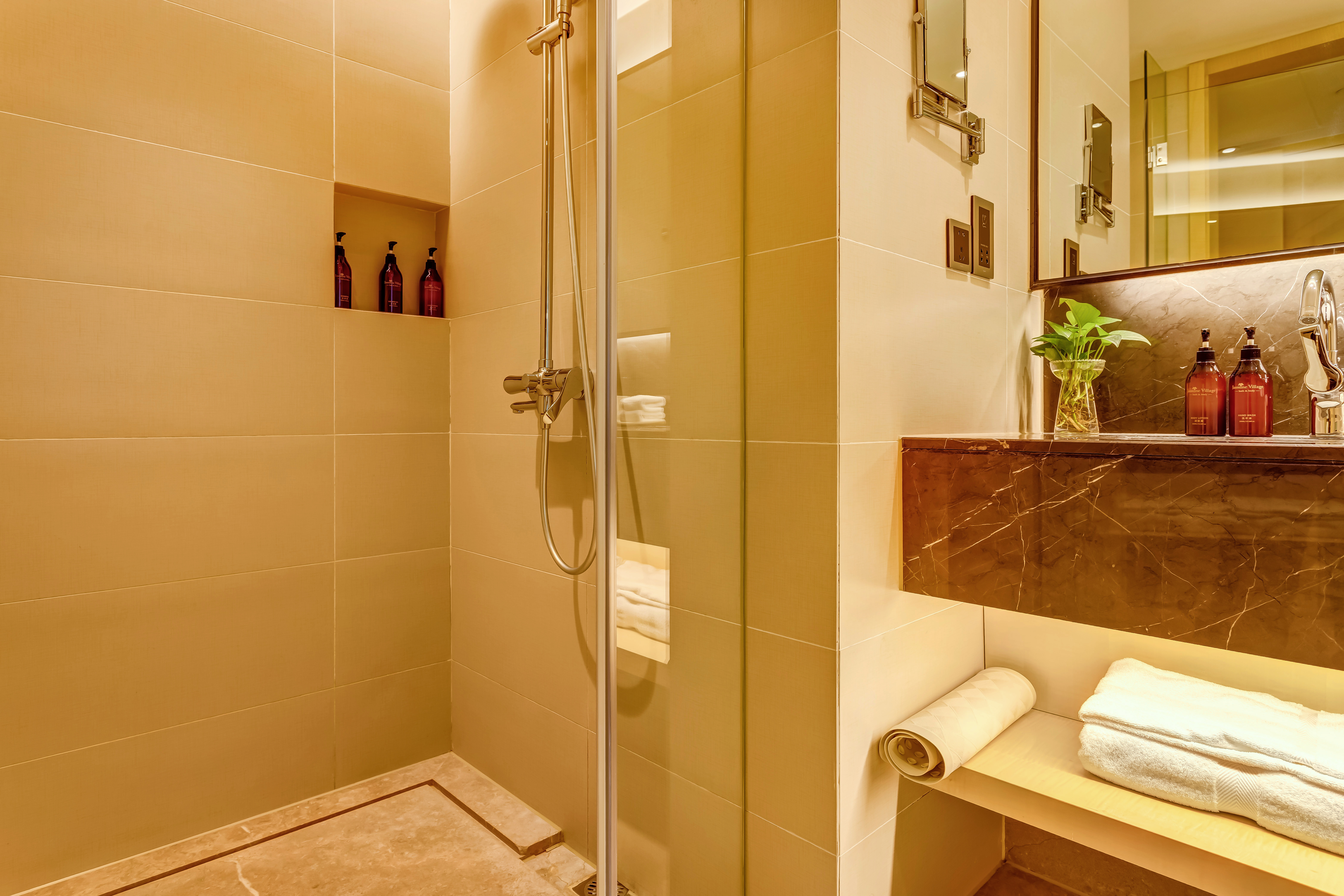 舒雅·城景双床房（休闲沙发+办公桌）