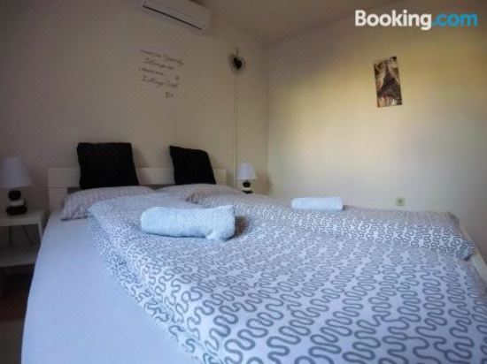 双人房（带公共浴室）