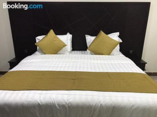 豪华特大床一室房