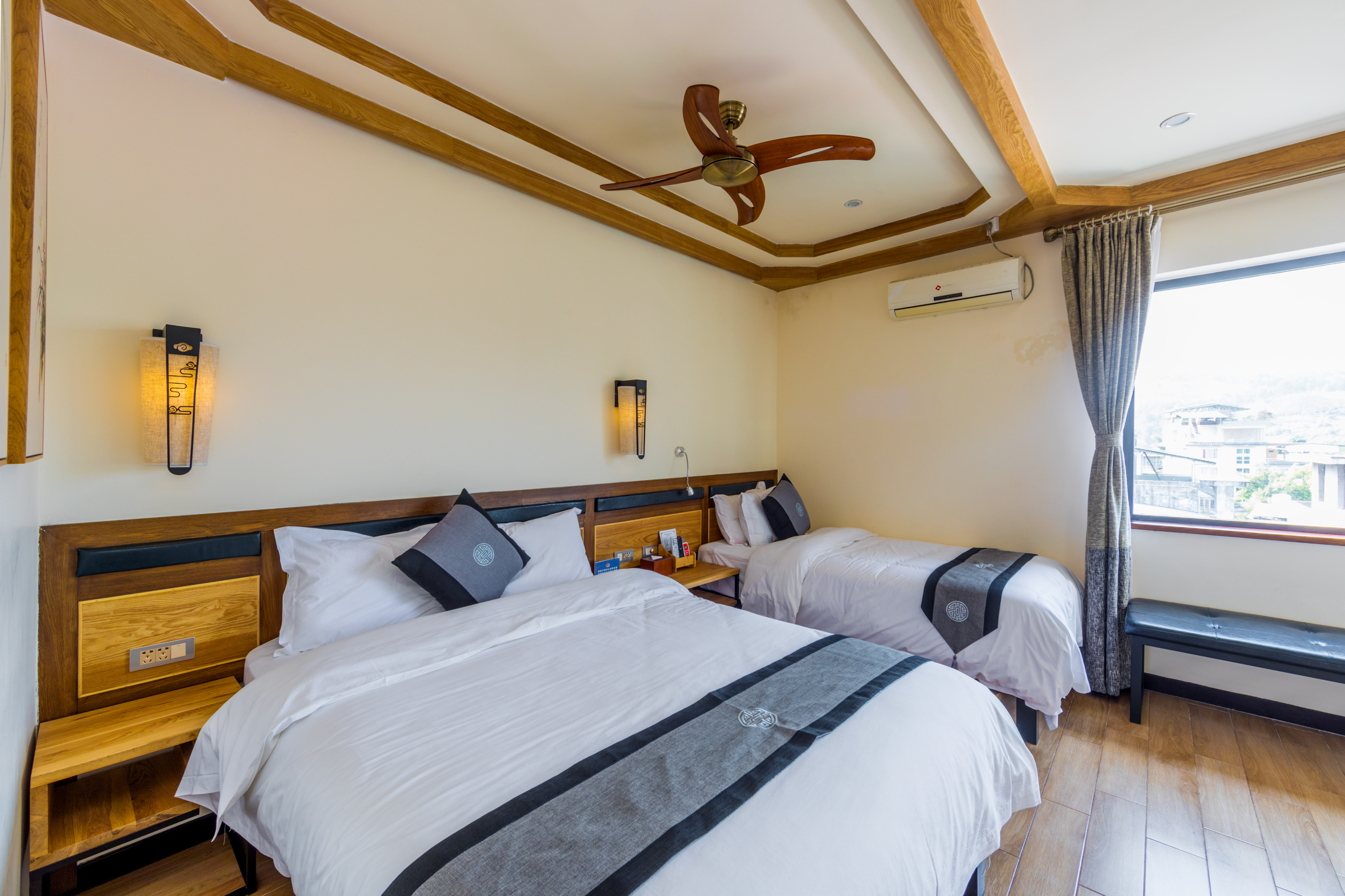 豪华阳台山景两室一厅家庭套房