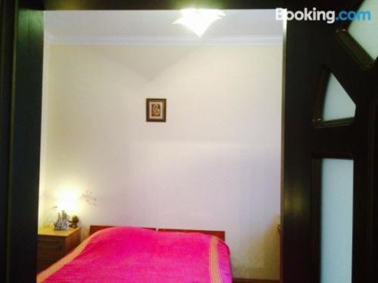 带山景的双人间