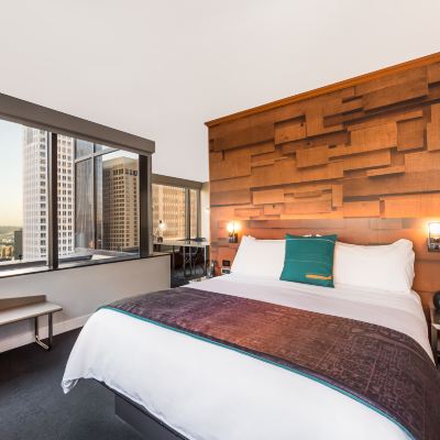 WOW Vice Presidential Coner Suite W Seattle Promo Code