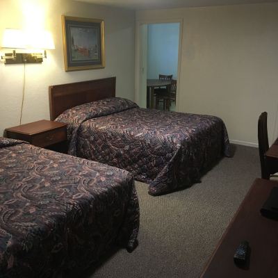 Standard Room, Multiple Beds, Accessible, Non Smoking (4 Queen Beds with Kitchen)
