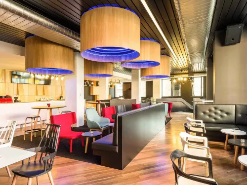 Ibis Adelaide