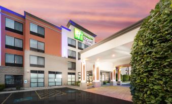 Holiday Inn Express & Suites Pasco-Tricities