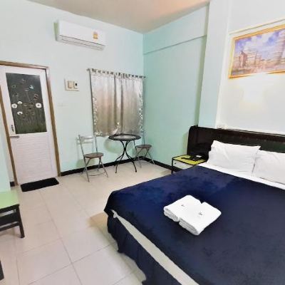 Double Room with Air Conditioning and Hot Water
