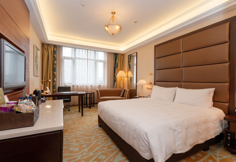 豪华商务大床房