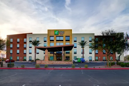 Holiday Inn Express & Suites Phoenix North - Scottsdale