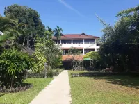 Thakhek Travel Lodge Hoteles en 