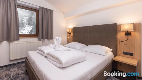 舒适两卧室公寓 - 带阳台