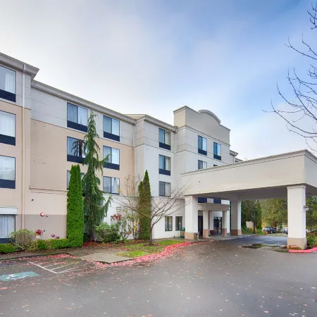 Holiday Inn & Suites BOTHELL by IHG Отели в г. Ботелл