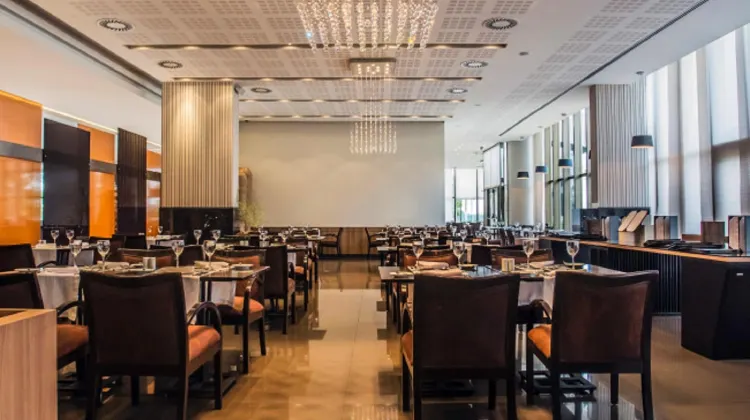 ブルボン コンメボル コンベンション ホテル 食事・レストラン