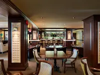 Chateau Victoria Hotel & Suites