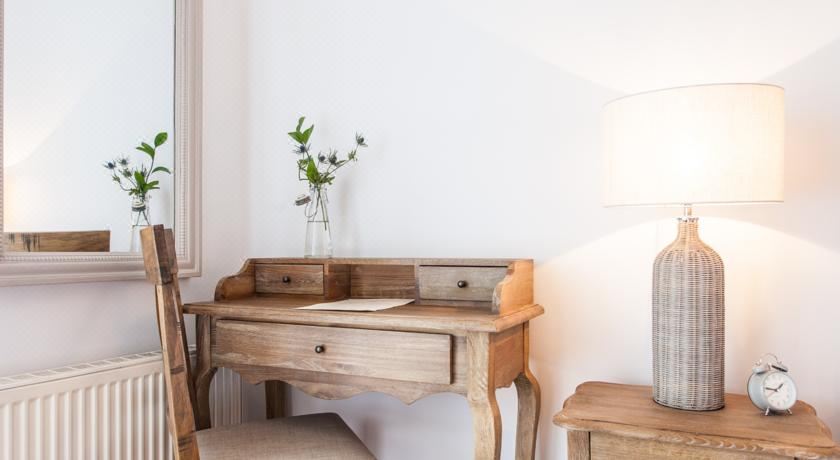 带海景和阳台的双人房-2